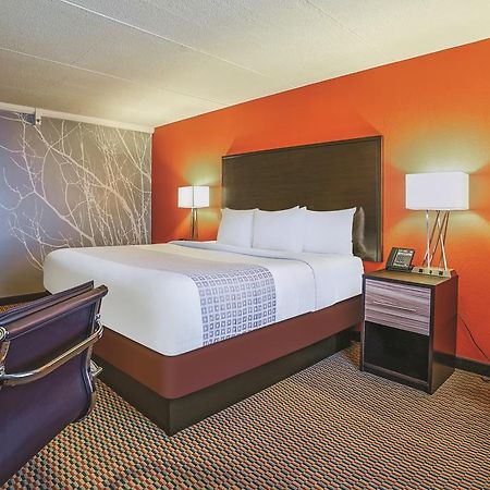 Holiday Inn & Suites Philadelphia-Runnemede/Exit 3-New Jersey Turnpike Bagian luar foto