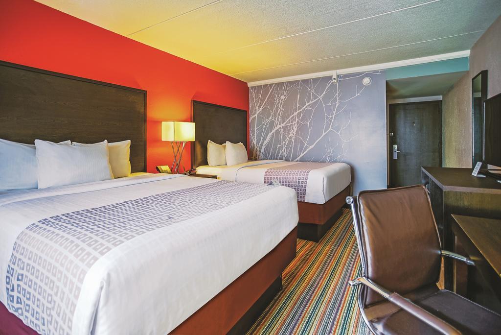 Holiday Inn & Suites Philadelphia-Runnemede/Exit 3-New Jersey Turnpike Bagian luar foto