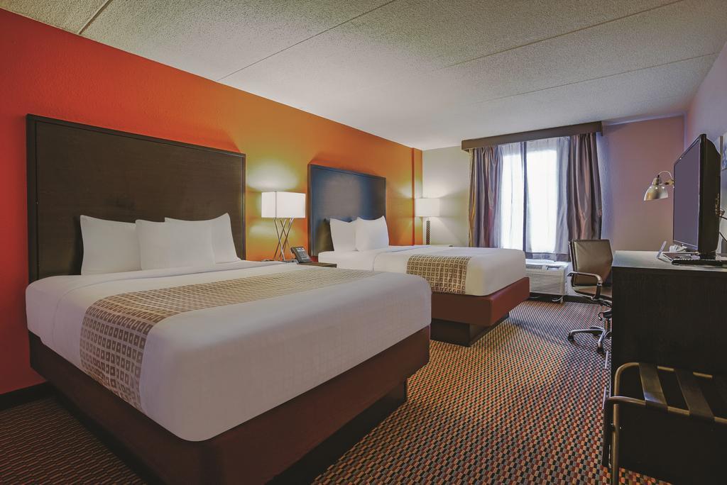 Holiday Inn & Suites Philadelphia-Runnemede/Exit 3-New Jersey Turnpike Bagian luar foto