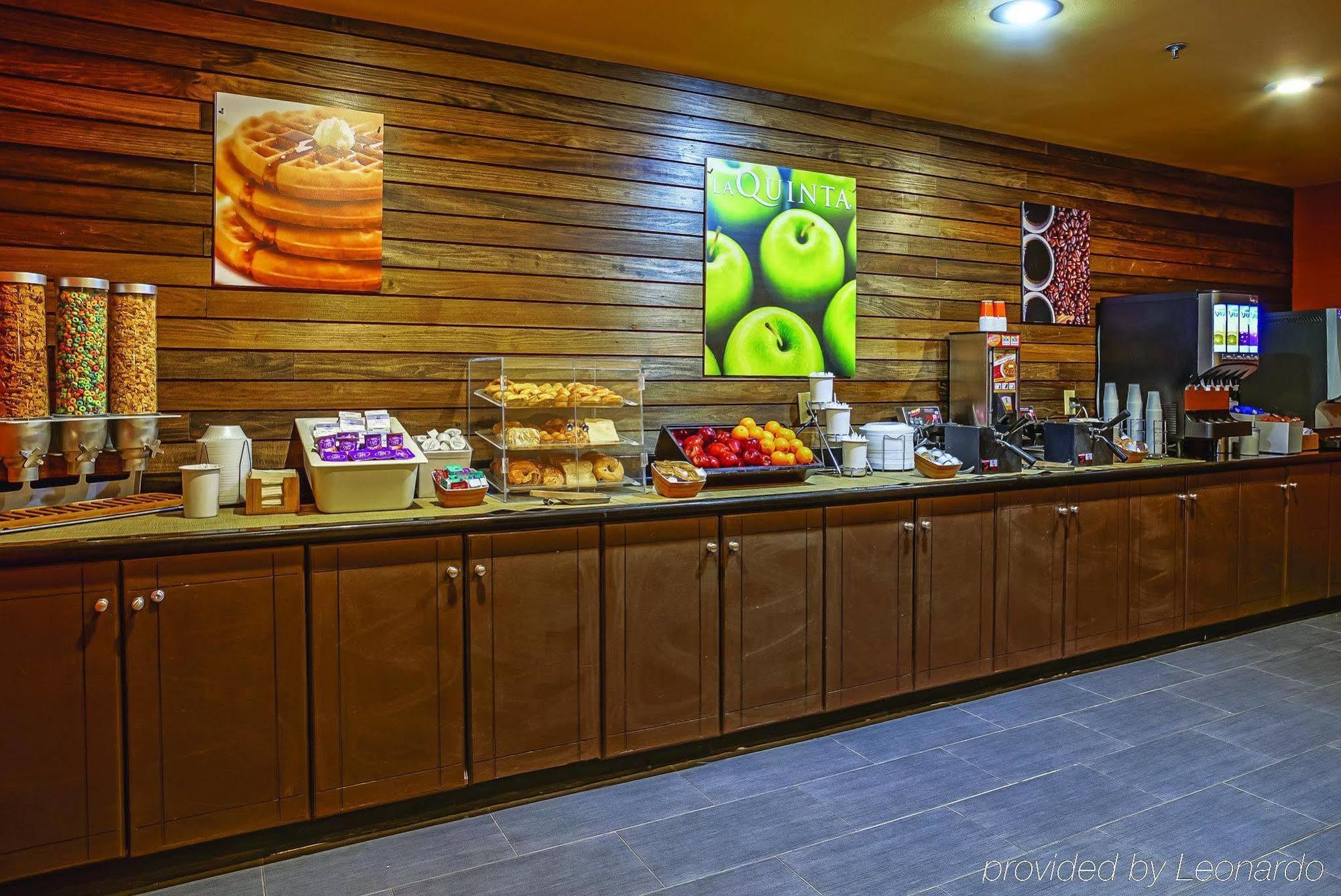 Holiday Inn & Suites Philadelphia-Runnemede/Exit 3-New Jersey Turnpike Bagian luar foto