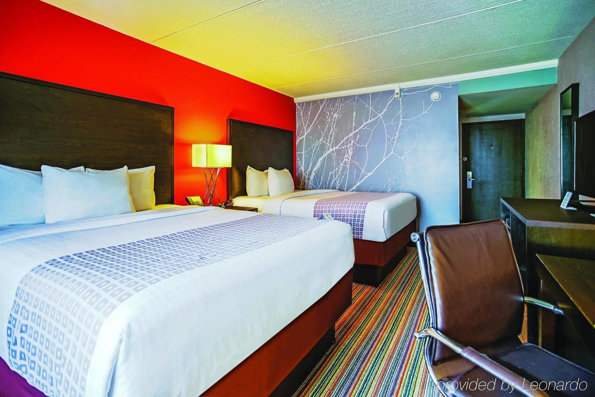 Holiday Inn & Suites Philadelphia-Runnemede/Exit 3-New Jersey Turnpike Bagian luar foto