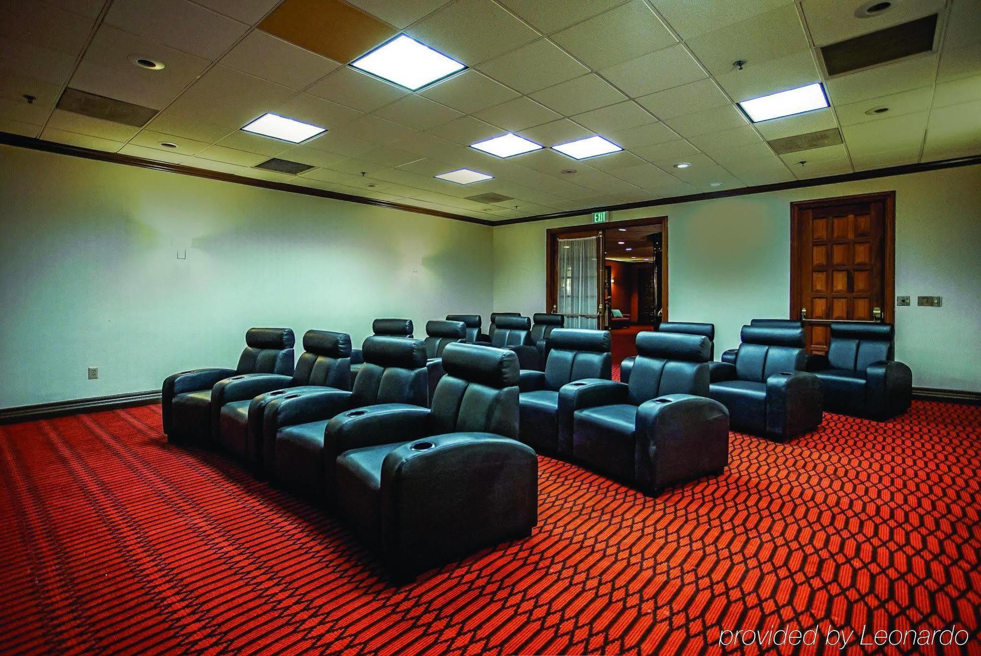 Holiday Inn & Suites Philadelphia-Runnemede/Exit 3-New Jersey Turnpike Bagian luar foto