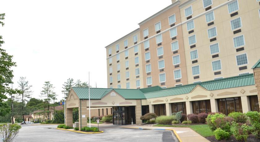 Holiday Inn & Suites Philadelphia-Runnemede/Exit 3-New Jersey Turnpike Bagian luar foto